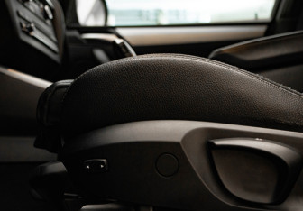 Подержанный автомобиль BMW X3 2012 года (27 фото)