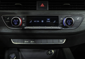 Подержанный автомобиль Audi A4 Sedan 2016 года (17 фото)
