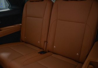 Подержанный автомобиль LiXiang L9 2023 года (10 фото)