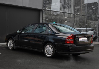 Подержанный автомобиль Volvo S80 2002 года (7 фото)