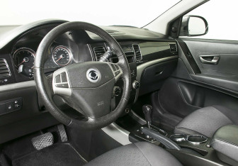 Подержанный автомобиль SsangYong Actyon 2012 года (11 фото)