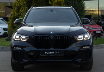 Подержанный автомобиль BMW X5 2021 года (27 фото)