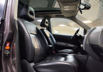 Подержанный автомобиль Nissan X-Trail 2007 года (13 фото)