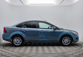 Подержанный автомобиль Ford Focus Sedan 2008 года (6 фото)