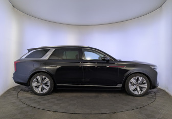 Подержанный автомобиль Hongqi E-HS9 2021 года (4 фото)