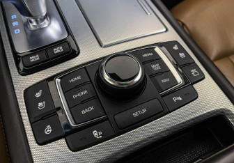 Подержанный автомобиль Genesis G80 2017 года (16 фото)