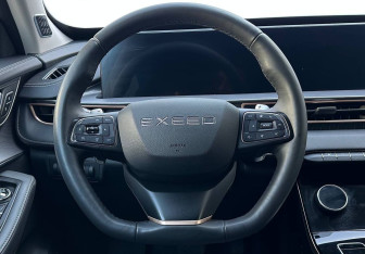 Подержанный автомобиль Exeed LX 2023 года (12 фото)