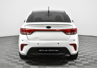 Подержанный автомобиль Kia Rio Sedan 2017 года (6 фото)