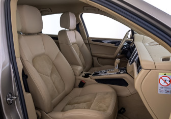 Подержанный автомобиль Porsche Macan 2014 года (24 фото)