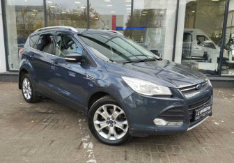 Подержанный автомобиль Ford Kuga 2014 года (3 фото)