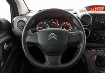 Подержанный автомобиль Citroen Berlingo 2021 года (22 фото)