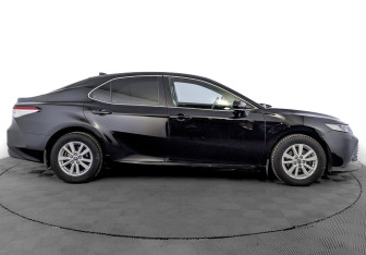 Подержанный автомобиль Toyota Camry Sedan 2019 года (4 фото)