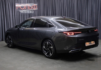 Подержанный автомобиль Changan Lamore 2023 года (7 фото)