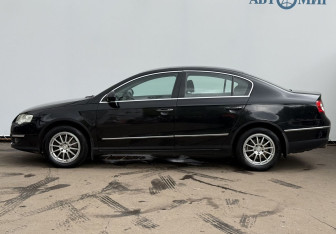 Подержанный автомобиль Volkswagen Passat Sedan 2008 года (8 фото)