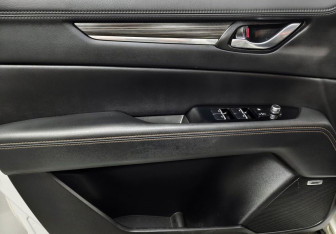 Подержанный автомобиль Mazda CX-5 2017 года (16 фото)