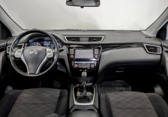 Подержанный автомобиль Nissan Qashqai 2018 года (13 фото)