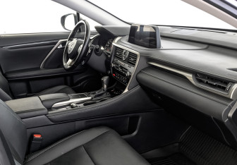 Подержанный автомобиль Lexus RX 2021 года (13 фото)