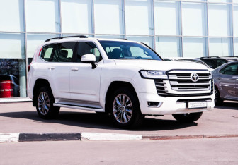 Новый Toyota Land Cruiser Suv 2025 (3 фото)