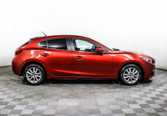 Подержанный автомобиль Mazda 3 Hatchback 2014 года (3 фото)