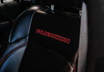 Подержанный автомобиль Jeep Gladiator 2022 года (17 фото)