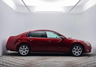 Подержанный автомобиль Nissan Maxima 2006 года (6 фото)