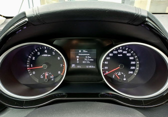 Подержанный автомобиль Kia Ceed Wagon 2019 года (33 фото)