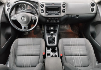 Подержанный автомобиль Volkswagen Tiguan 2015 года (10 фото)