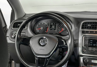 Подержанный автомобиль Volkswagen Polo Sedan 2018 года (15 фото)