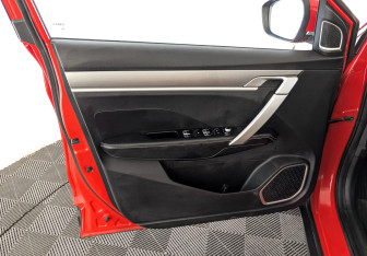 Подержанный автомобиль Geely Coolray 2023 года (19 фото)