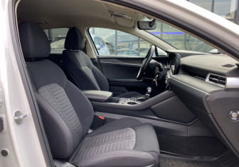 Подержанный автомобиль Kia K5 2020 года (27 фото)