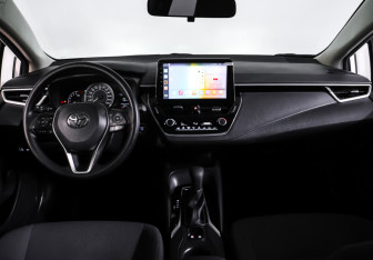 Подержанный автомобиль Toyota Corolla Sedan 2022 года (13 фото)