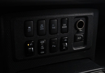 Подержанный автомобиль Toyota FJ Cruiser 2007 года (14 фото)