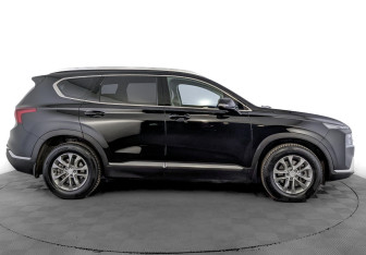 Подержанный автомобиль Hyundai Santa Fe 2022 года (4 фото)