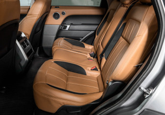 Подержанный автомобиль Land Rover Range Rover Sport 2022 года (10 фото)