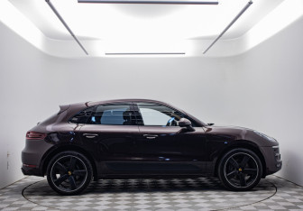 Подержанный автомобиль Porsche Macan 2018 года (4 фото)