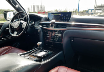 Подержанный автомобиль Lexus LX 2020 года (9 фото)