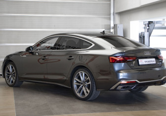 Подержанный автомобиль Audi A5 Liftback 2023 года (6 фото)