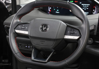 Подержанный автомобиль Changan UNI-S 2024 года (17 фото)