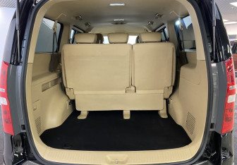 Подержанный автомобиль Hyundai H-1 2018 года (11 фото)