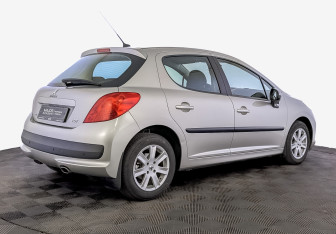 Подержанный автомобиль Peugeot 207 Hatchback 2008 года (5 фото)