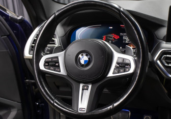 Подержанный автомобиль BMW X3 2022 года (18 фото)