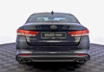 Подержанный автомобиль Kia Optima Sedan 2017 года (6 фото)