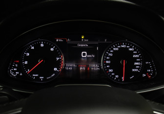 Подержанный автомобиль Audi Q7 2017 года (13 фото)