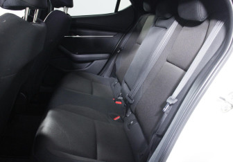 Подержанный автомобиль Mazda 3 Hatchback 2019 года (12 фото)