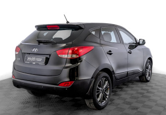 Подержанный автомобиль Hyundai ix35 2014 года (5 фото)