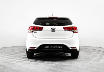 Подержанный автомобиль Kia Rio Hatchback 2016 года (4 фото)