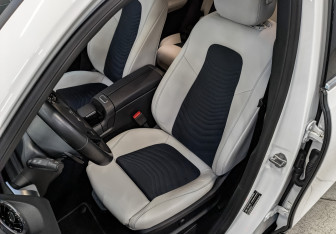 Подержанный автомобиль Mercedes-Benz GLB 2021 года (20 фото)