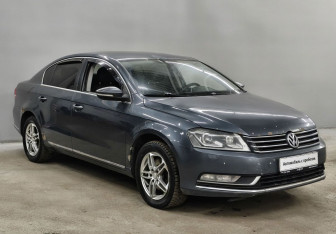 Подержанный автомобиль Volkswagen Passat Sedan 2011 года (3 фото)