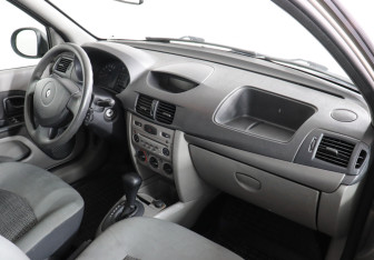 Подержанный автомобиль Renault Symbol 2008 года (6 фото)