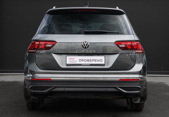 Подержанный автомобиль Volkswagen Tiguan 2021 года (5 фото)